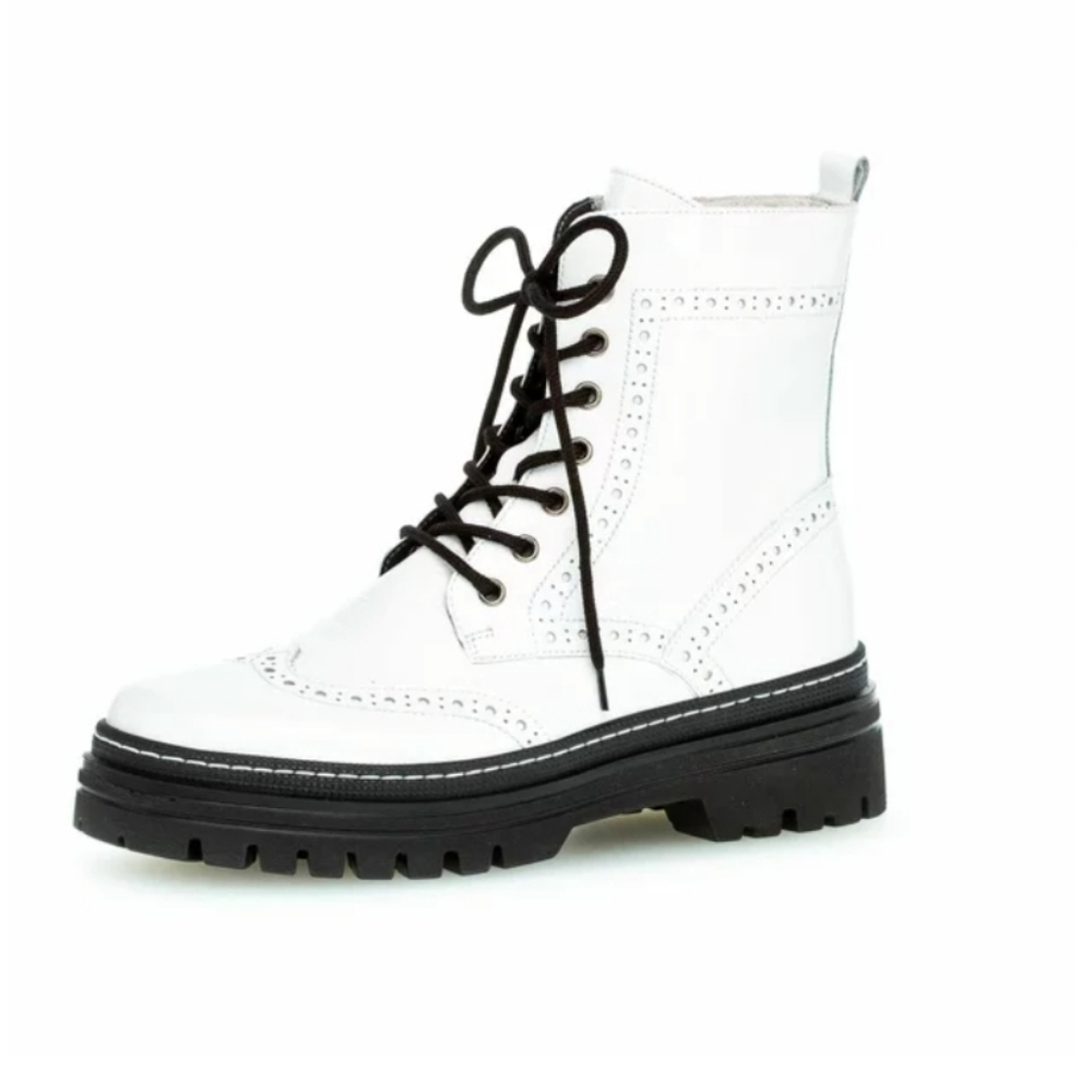 Classic combat boot with chunky lug sole and branded heel pull tab - Picture 4 of 4